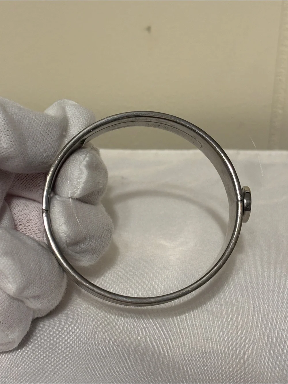 EUC Henri Bendel Centennial Stripe Enamel Hinged Bangle Bracelet with Bag